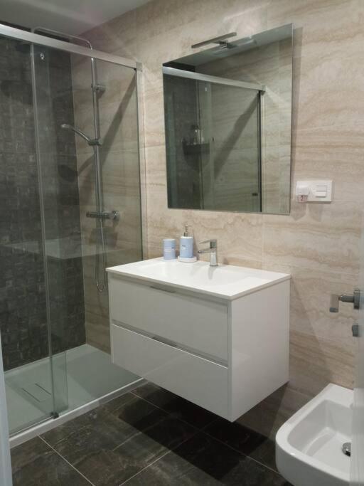 Apartamento La Estacion Con Terraza Gijon Luaran gambar